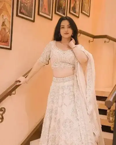 Escort Service In Thasra